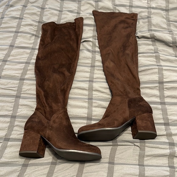 Over knee brown boots - Picture 3 of 4
